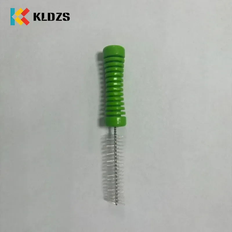 Endoskopowa szczotka do czyszczenia o wymiarach 8 mm x 80 mm