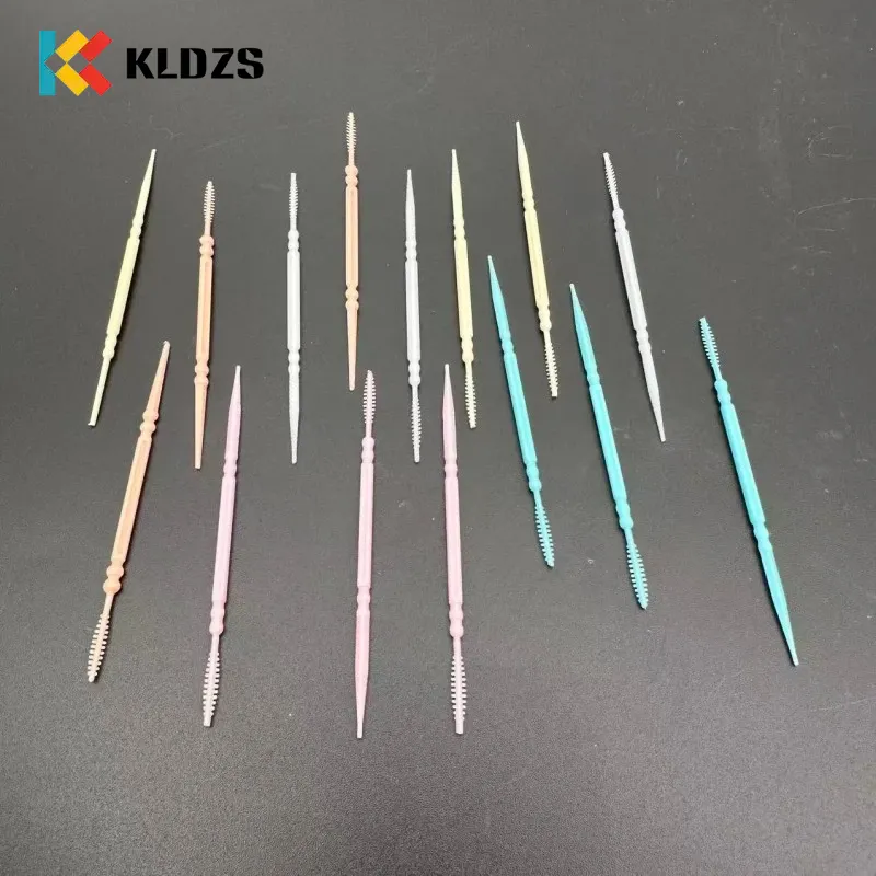 Plastikowa wykałaczka w kształcie ości