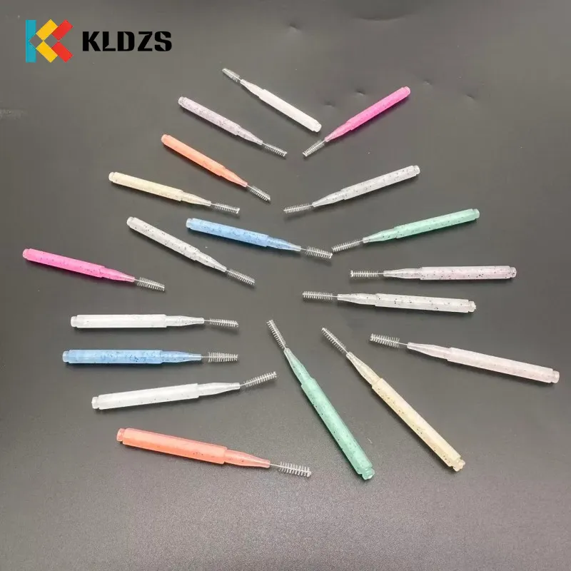 Sześciokątna kryształowa szczoteczka międzyzębowa